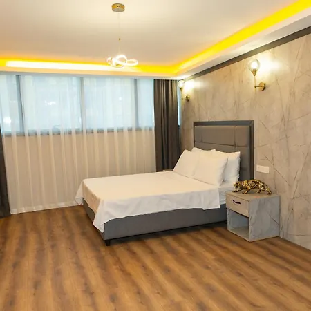 Отель The Hera Business & 4*
