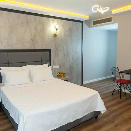 Отель The Hera Business & 4*