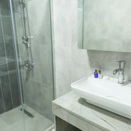 Hotel The Hera Business &