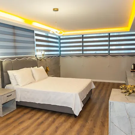 Hotel The Hera Business &