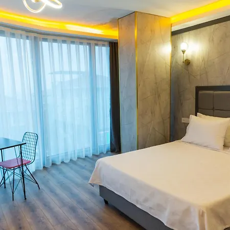 The Hera Business & 4*