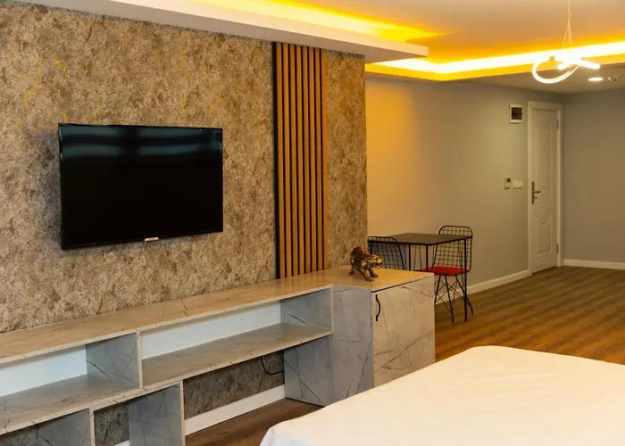 The Hera Business & Hotel